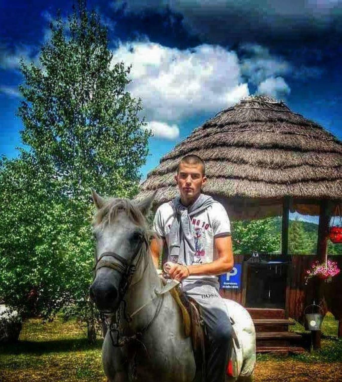 Etno Selo Montenegro Hotel Plužine Buitenkant foto